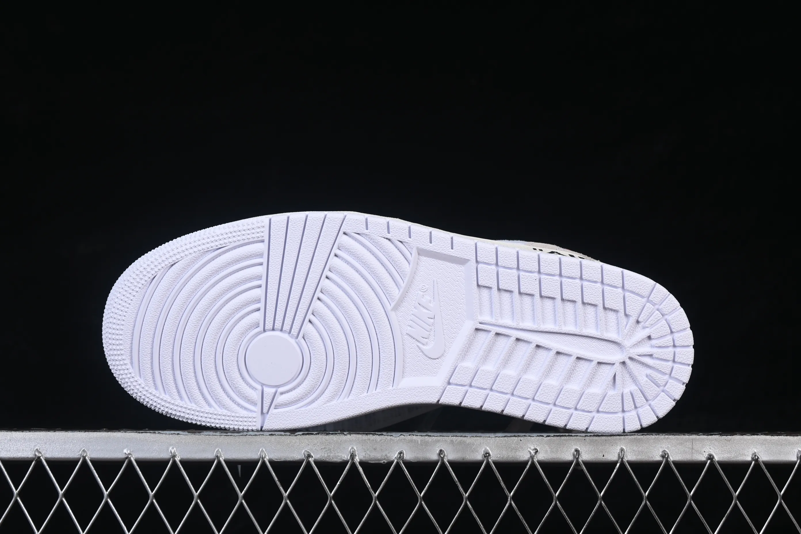 All categories Air Jordan Jordan series basketball shoes Air Jordan 1 High GX foreign trade version Off White x Air Jordan OW AJ1 Joe 1 joint white high-top basketball shoes AA3834-100